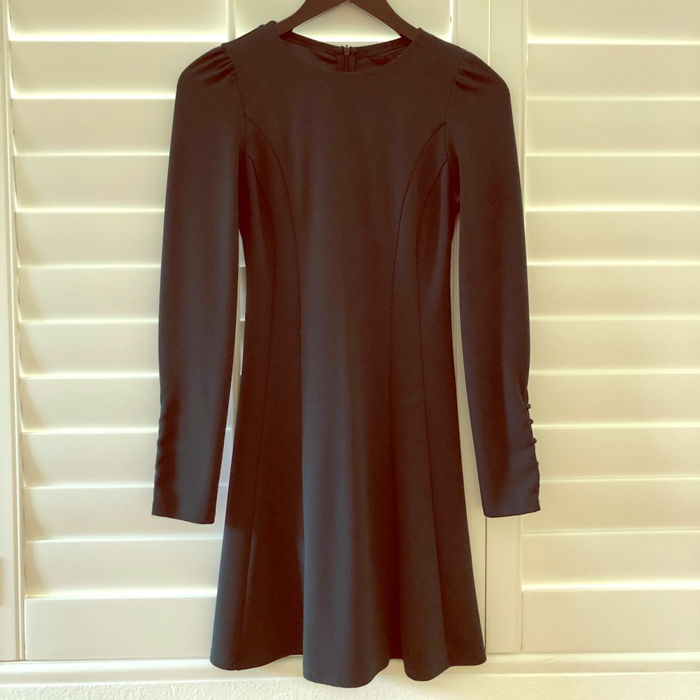 Gorgeous Zara dress. Deep green, vintage vibe.